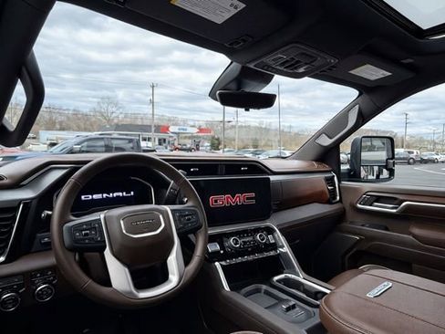 Used 2024 GMC Sierra 2500 Denali w/ Denali Reserve Package image 25