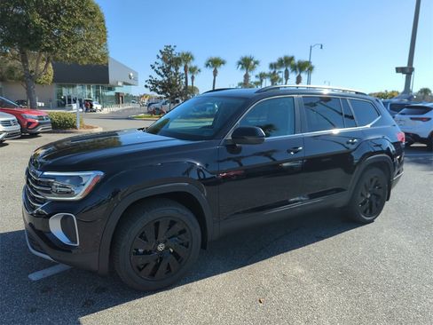 New 2026 Volkswagen Atlas SE image 13