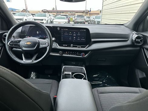 Used 2025 Chevrolet Equinox LT image 16