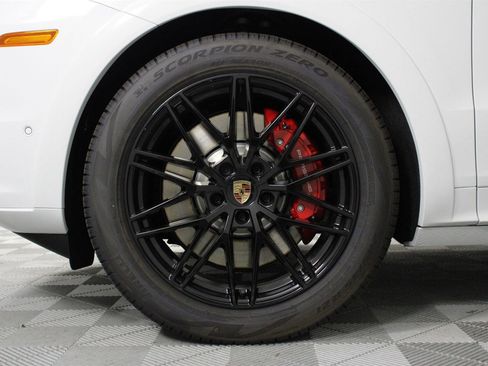 New 2026 Porsche Cayenne GTS image 17