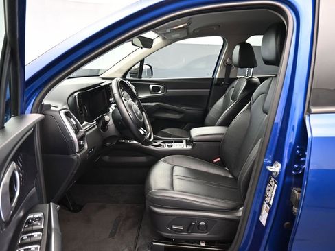 Used 2022 Kia Sorento S image 11