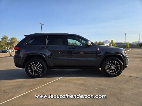 Used 2018 Jeep Grand Cherokee Trailhawk w/ Trailhawk Luxury Group AWD/4WD image 7