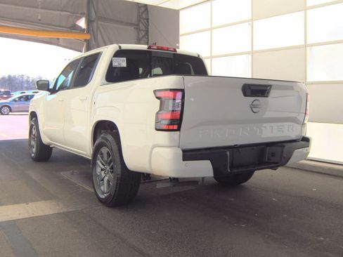 Used 2025 Nissan Frontier SV image 4