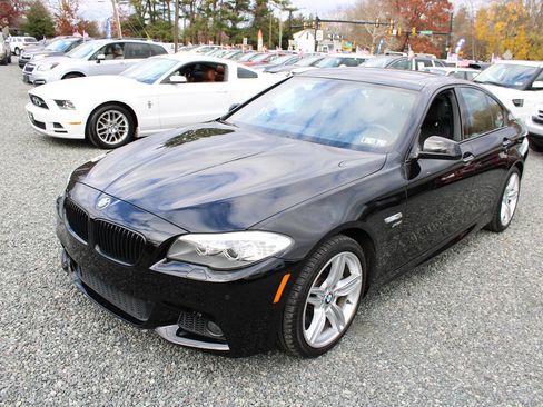 Used 2011 BMW 550i xDrive Sedan image 2