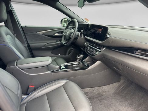 Used 2024 Buick Envista Sport Touring w/ Convenience I Package FWD image 16