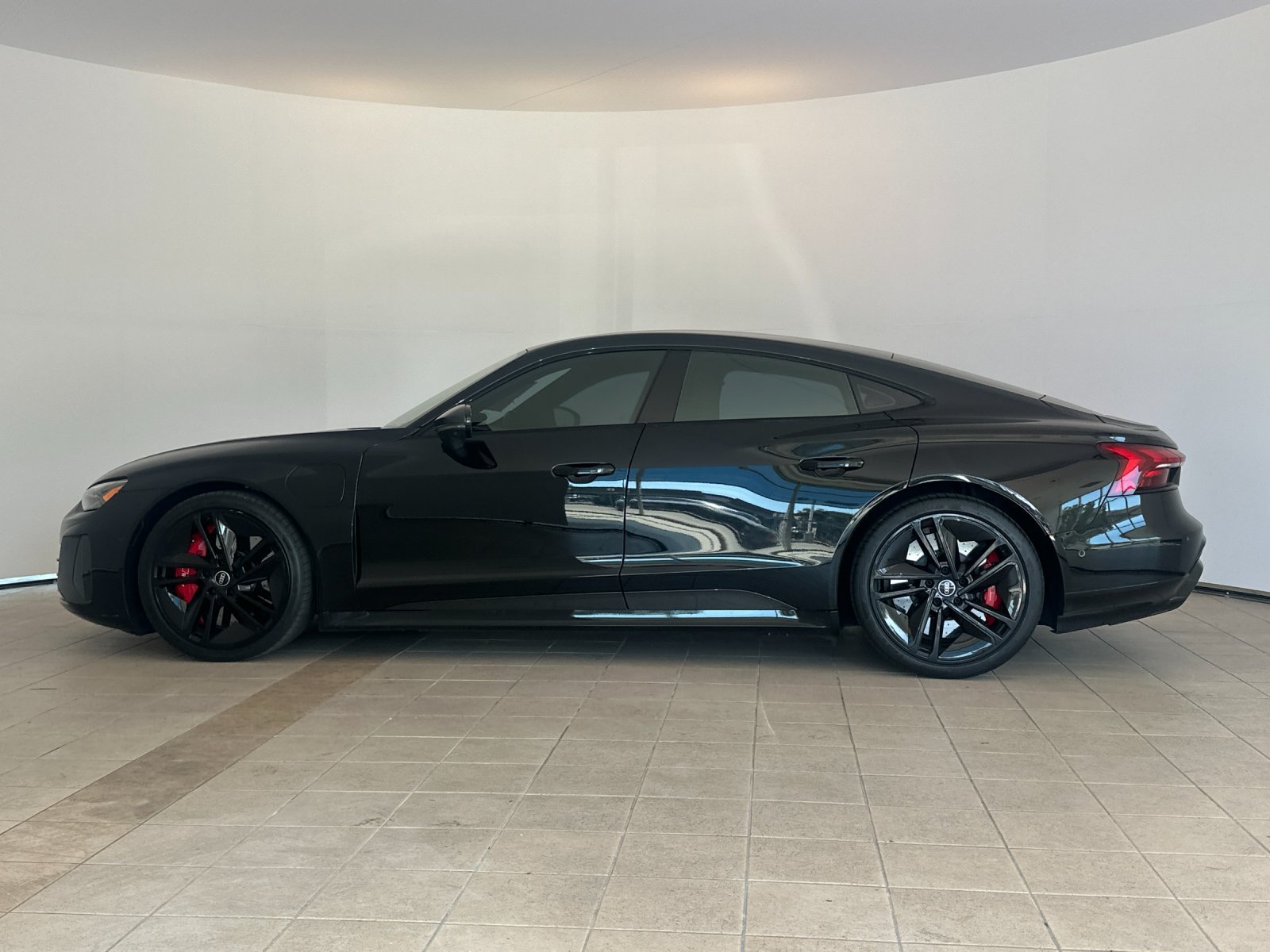 Used 2023 Audi RS e-tron GT AWD/4WD image 3