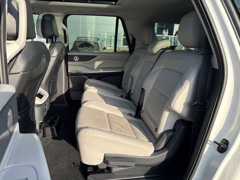 Used 2025 Lincoln Navigator L Reserve image 56