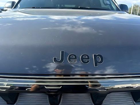 Used 2026 Jeep Grand Wagoneer Limited AWD/4WD image 12