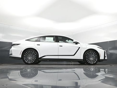 New 2026 Lexus ES 350e FWD image 41