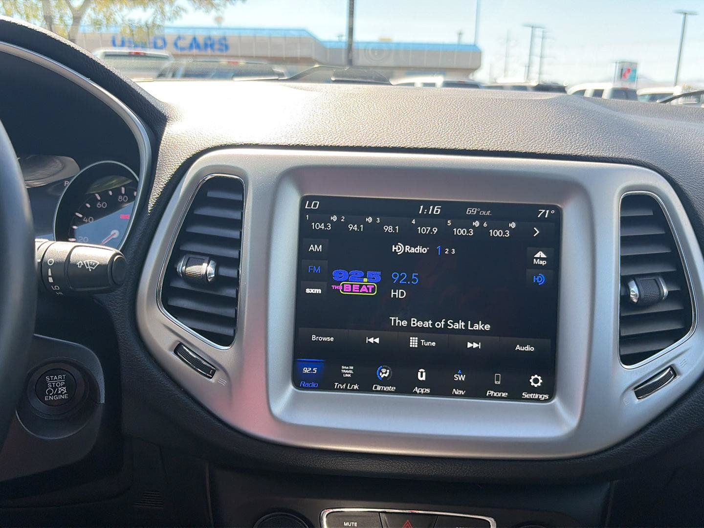 Used 2019 Jeep Compass Latitude w/ Popular Equipment Group AWD/4WD image 8