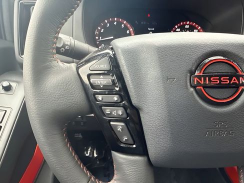 Used 2025 Nissan Frontier PRO-4X AWD/4WD image 14