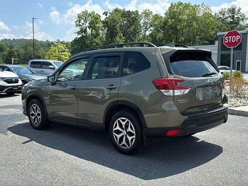 Certified 2022 Subaru Forester Premium AWD/4WD image 8