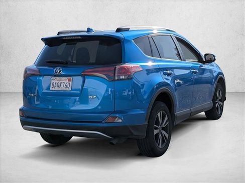 Used 2018 Toyota RAV4 XLE image 5