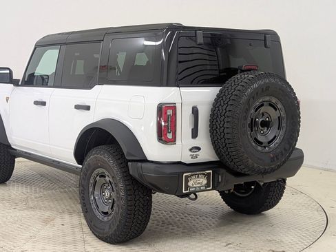 New 2025 Ford Bronco Badlands image 3