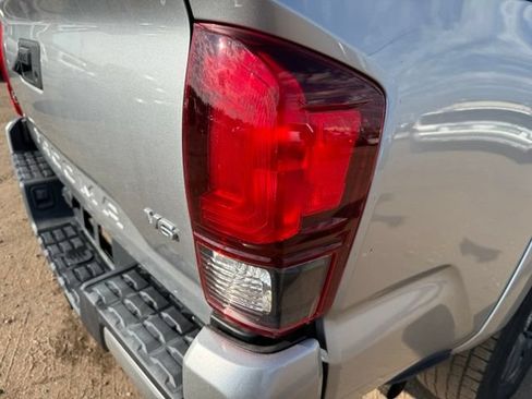 Used 2023 Toyota Tacoma SR5 w/ Technology Package AWD/4WD image 15
