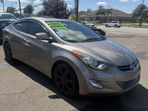 Used 2013 Hyundai Elantra Limited w/ Technology Pkg FWD image 3