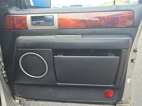 Used 2003 Lincoln Navigator Luxury image 18