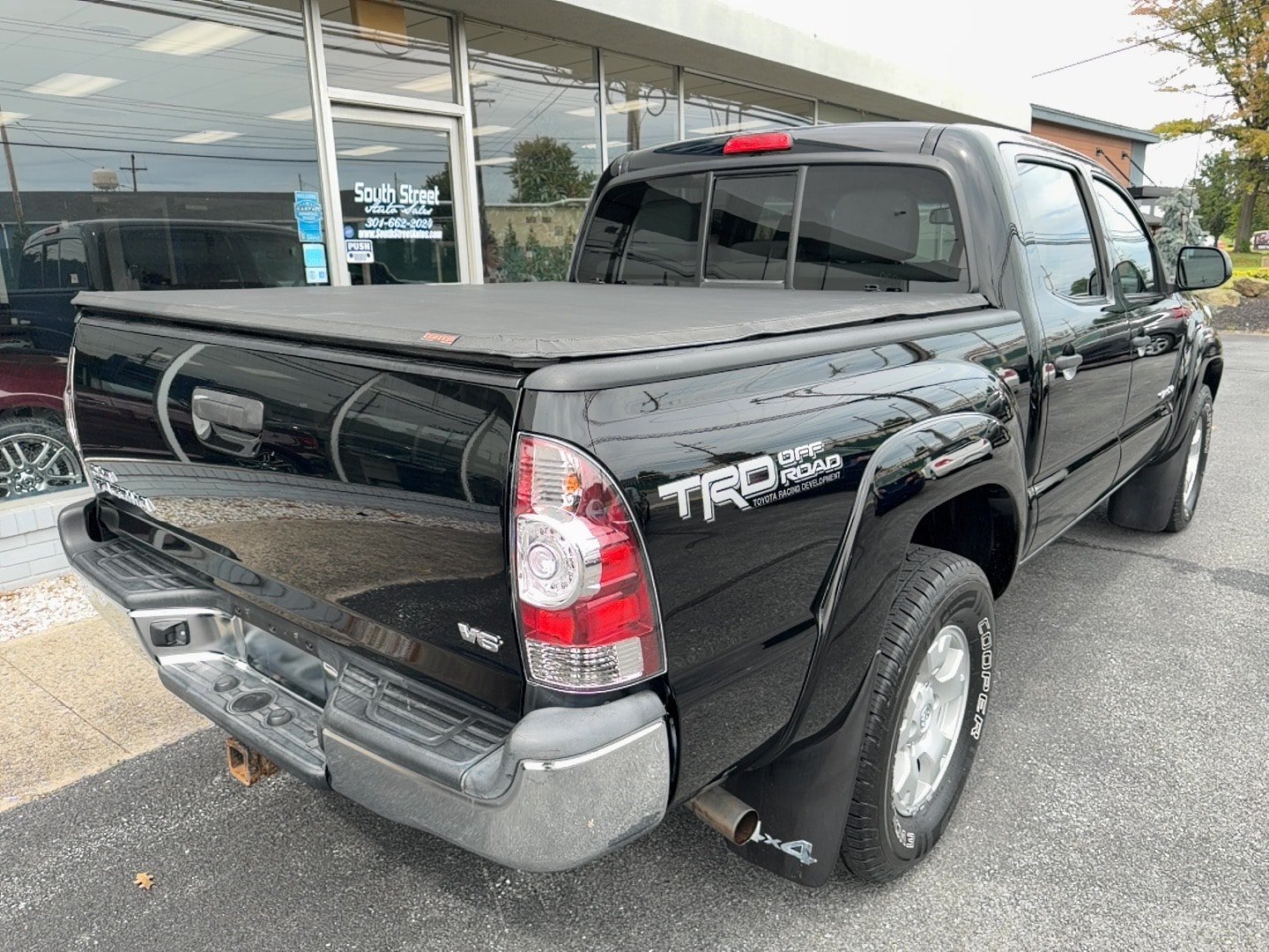 Used 2013 Toyota Tacoma 4x4 Double Cab w/ TRD Off-Road Pkg image 3