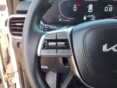 Certified 2025 Kia Telluride S FWD image 16