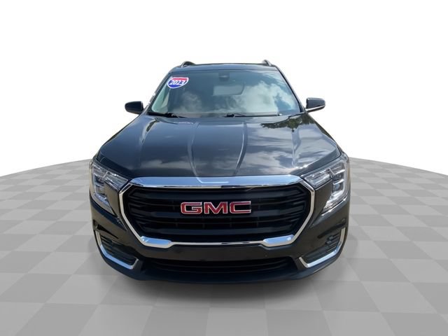 Used 2023 GMC Terrain SLE w/ Driver Convenience Package FWD image 5
