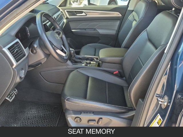 Used 2021 Volkswagen Atlas SEL R-Line w/ Atlas Adventure Package AWD/4WD image 17