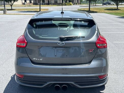 Used 2018 Ford Focus ST FWD image 6
