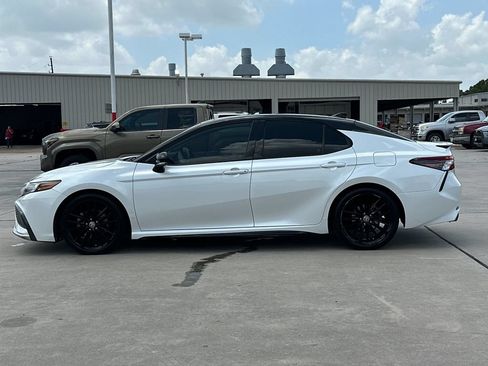 Used 2021 Toyota Camry XSE w/ Navigation Package FWD image 3