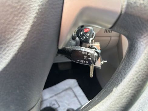 Used 2013 Toyota Corolla LE FWD image 25