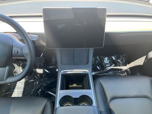 Used 2023 Tesla Model Y Long Range AWD/4WD image 17
