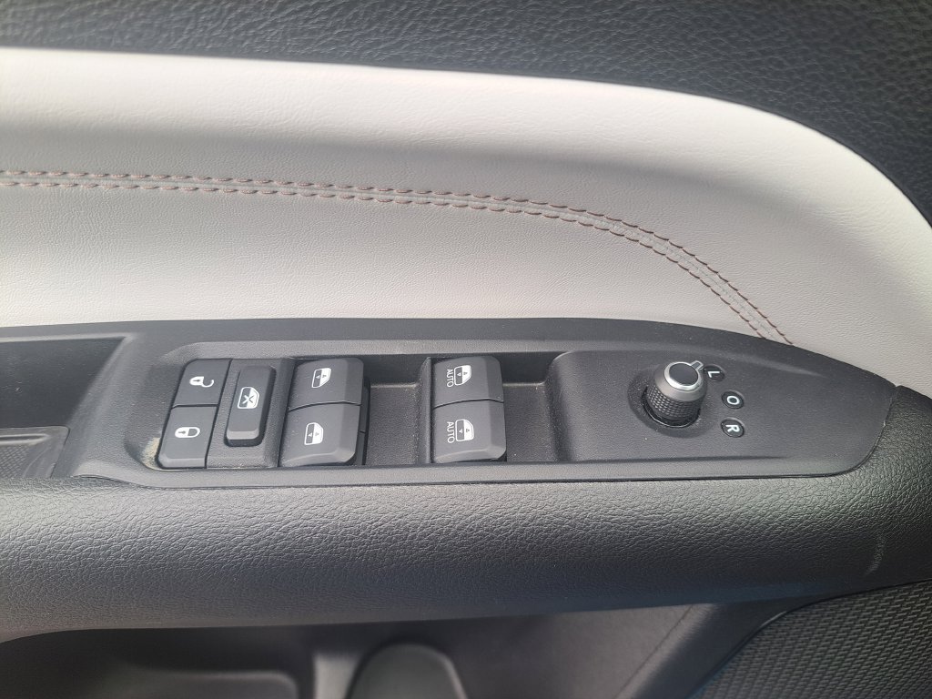 Certified 2022 Jeep Compass Limited AWD/4WD image 25