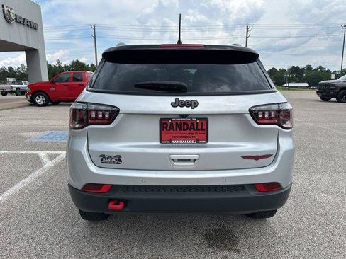 Certified 2025 Jeep Compass Trailhawk AWD/4WD image 6