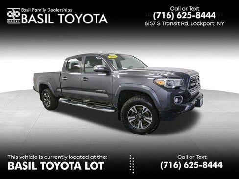Used 2017 Toyota Tacoma Limited image 1