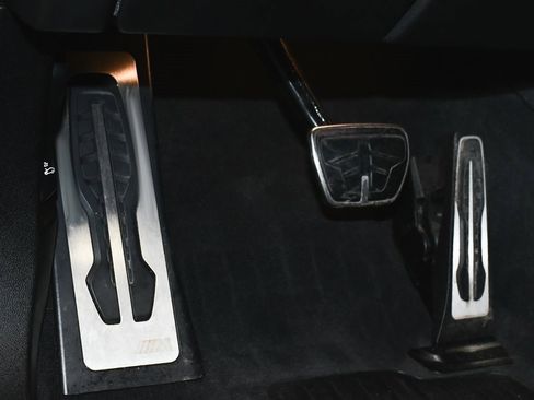 Used 2023 BMW X7 xDrive40i w/ M Sport Package image 20