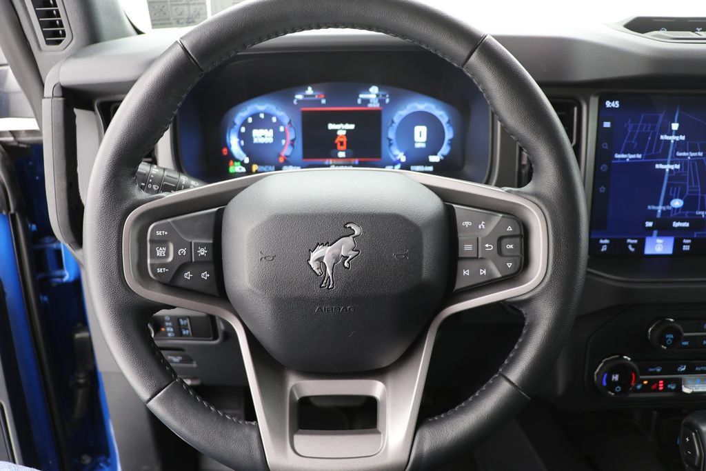 Used 2025 Ford Bronco Badlands AWD/4WD image 16