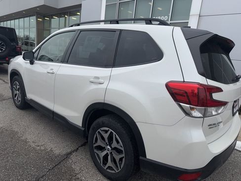 Used 2024 Subaru Forester Premium image 5