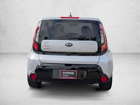Used 2016 Kia Soul + FWD image 7