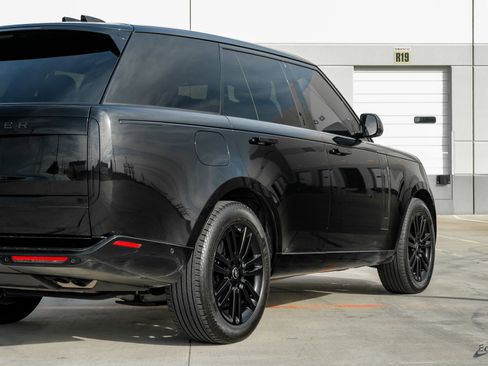 Used 2024 Land Rover Range Rover SE image 18
