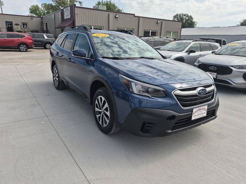Used 2022 Subaru Outback Premium AWD/4WD image 4