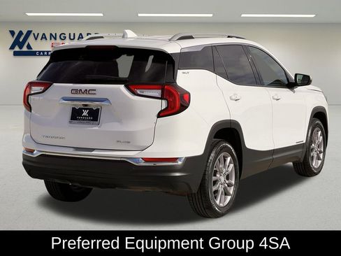 Used 2023 GMC Terrain SLT image 3