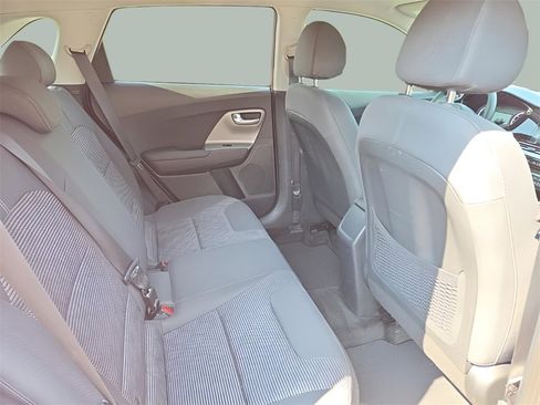 Used 2022 Kia Niro LX image 18