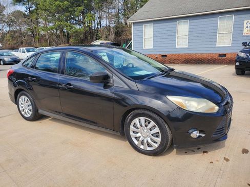 Used 2012 Ford Focus SE image 3