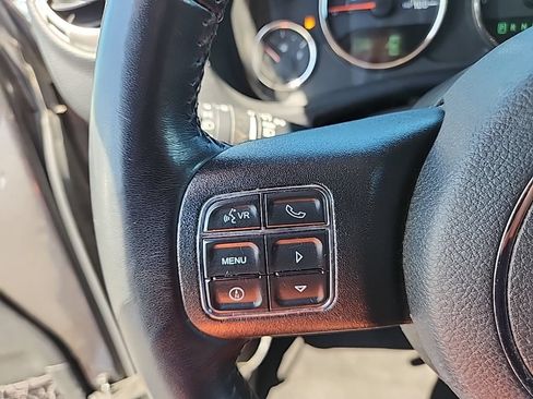 Used 2018 Jeep Wrangler Unlimited Sahara w/ Connectivity Group AWD/4WD image 15