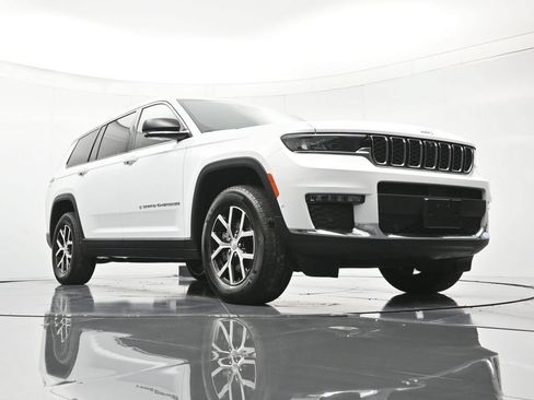 Used 2024 Jeep Grand Cherokee L Limited w/ Luxury Tech Group II AWD/4WD image 40