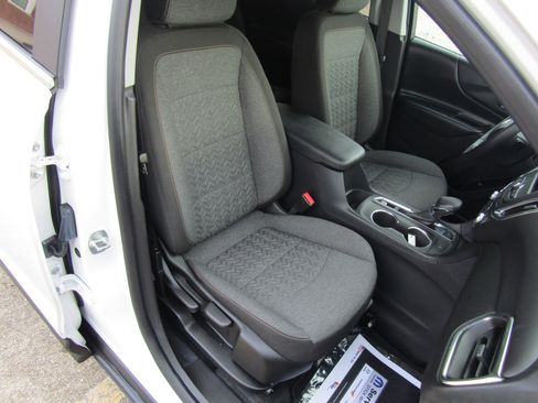 Used 2024 Chevrolet Equinox LT image 17