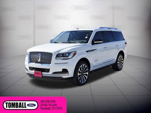 Used 2024 Lincoln Navigator Reserve image 3