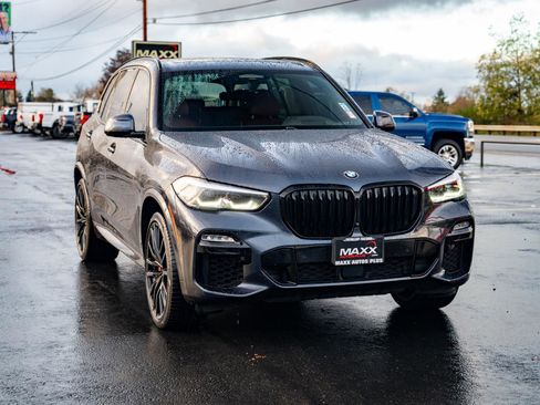 Used 2021 BMW X5 M50i image 2