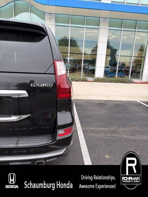Used 2021 Lexus GX 460 Premium w/ Accessory Package AWD/4WD image 6
