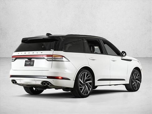 Used 2025 Lincoln Aviator Black Label w/ Black Label Special Edition image 5