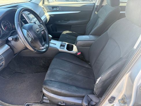 Used 2013 Subaru Outback 2.5i Premium image 8