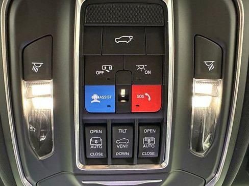 New 2025 Jeep Grand Cherokee Overland w/ Luxury Tech Group IV image 12